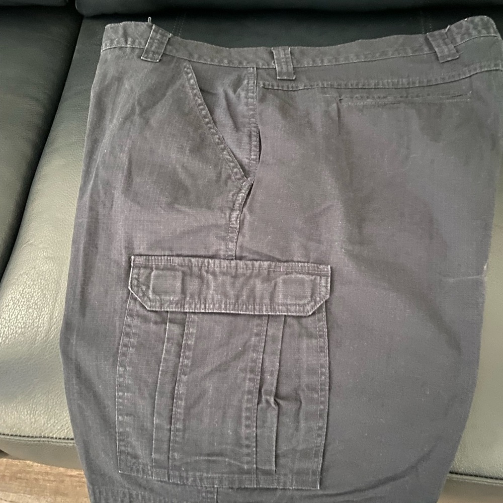 MEN’S REDHEAD CARGO SHORTS.